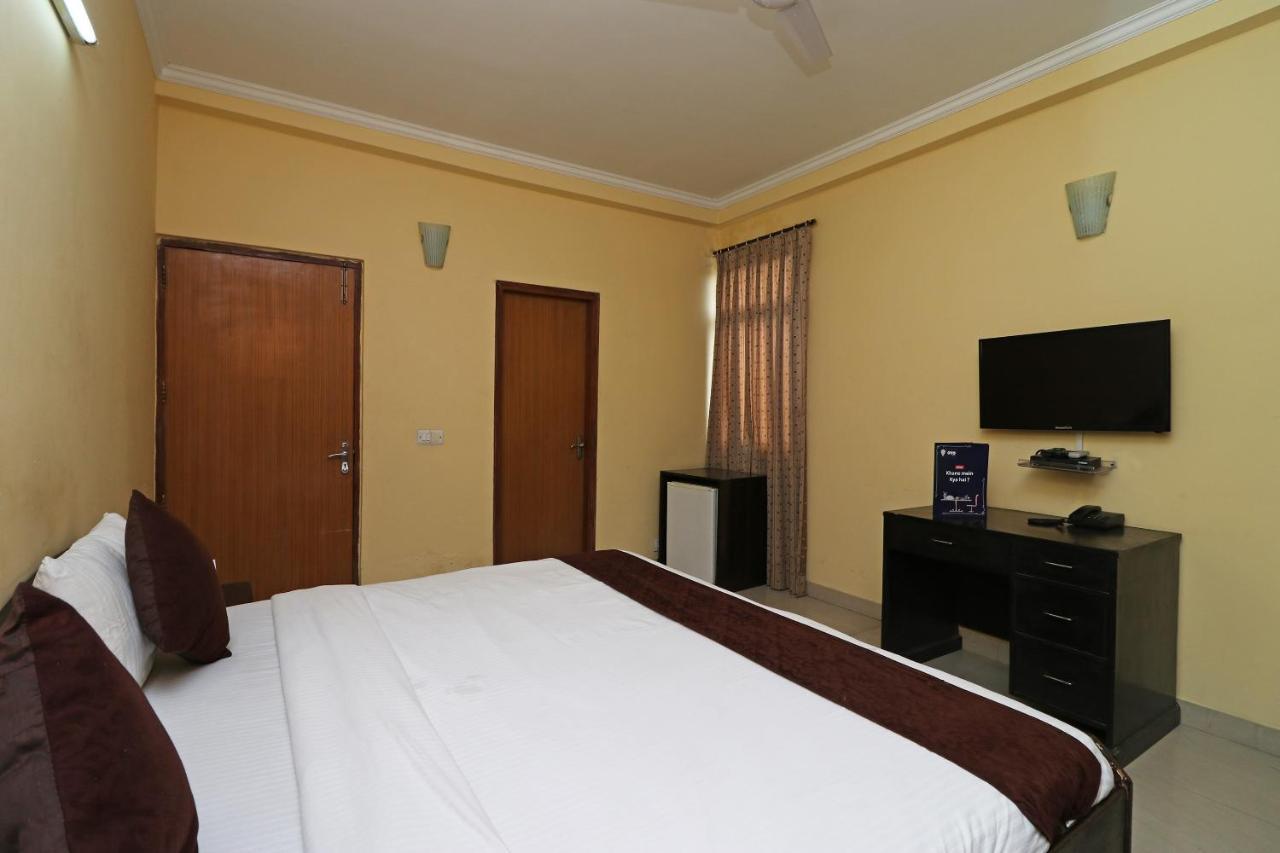 Oyo 6608 Sector 56 Hotel Badshahpur Exterior photo